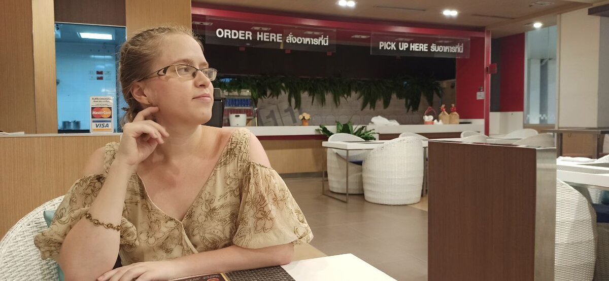 В ресторане Shabu в Паттайе мы были совсем одни