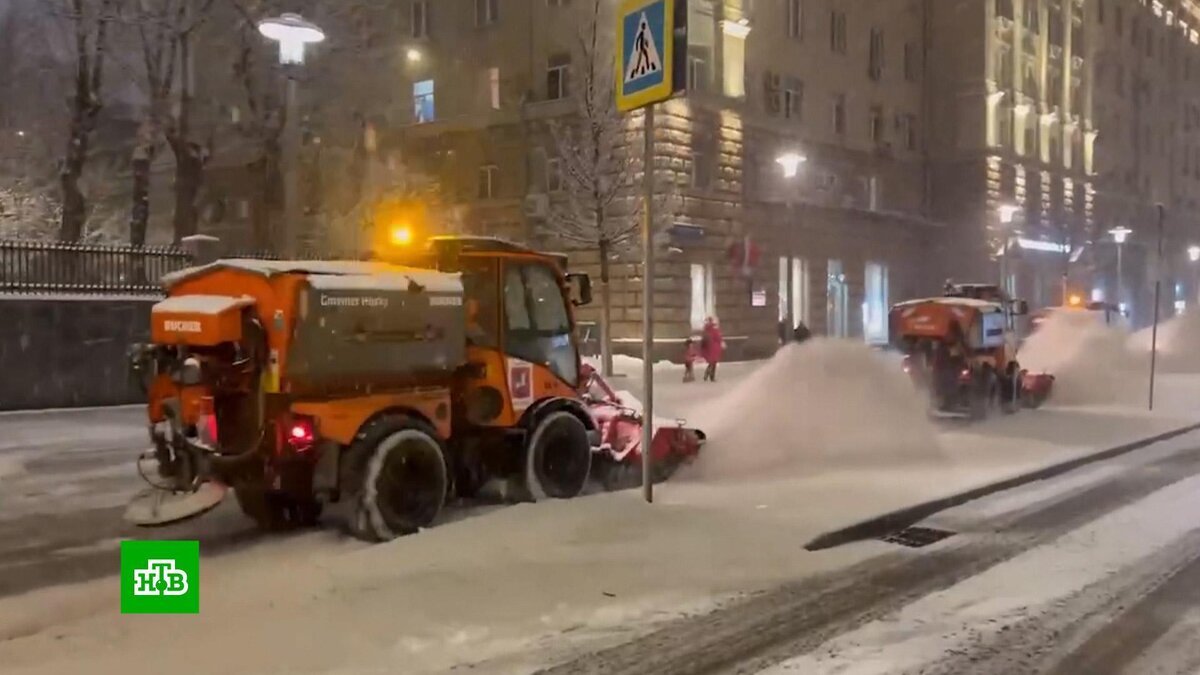 Храм Христа Спасителя в Москве снегопад