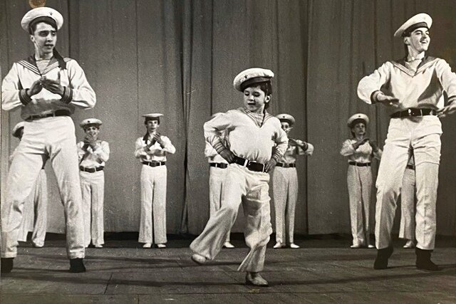 Ансамбль "Школьные годы". Первый выход на сцену 1989 год