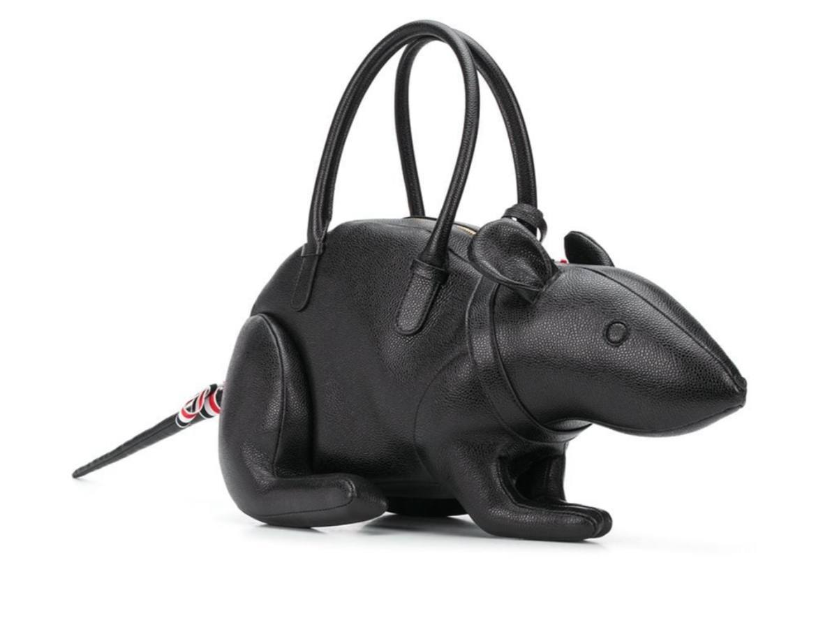 Мужская сумка за 220 тысяч рублей. Фотография ТГ "Небожена"