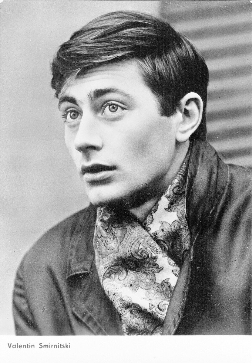 Фото: Валентин Смирнитский в молодости i.pinimg.com