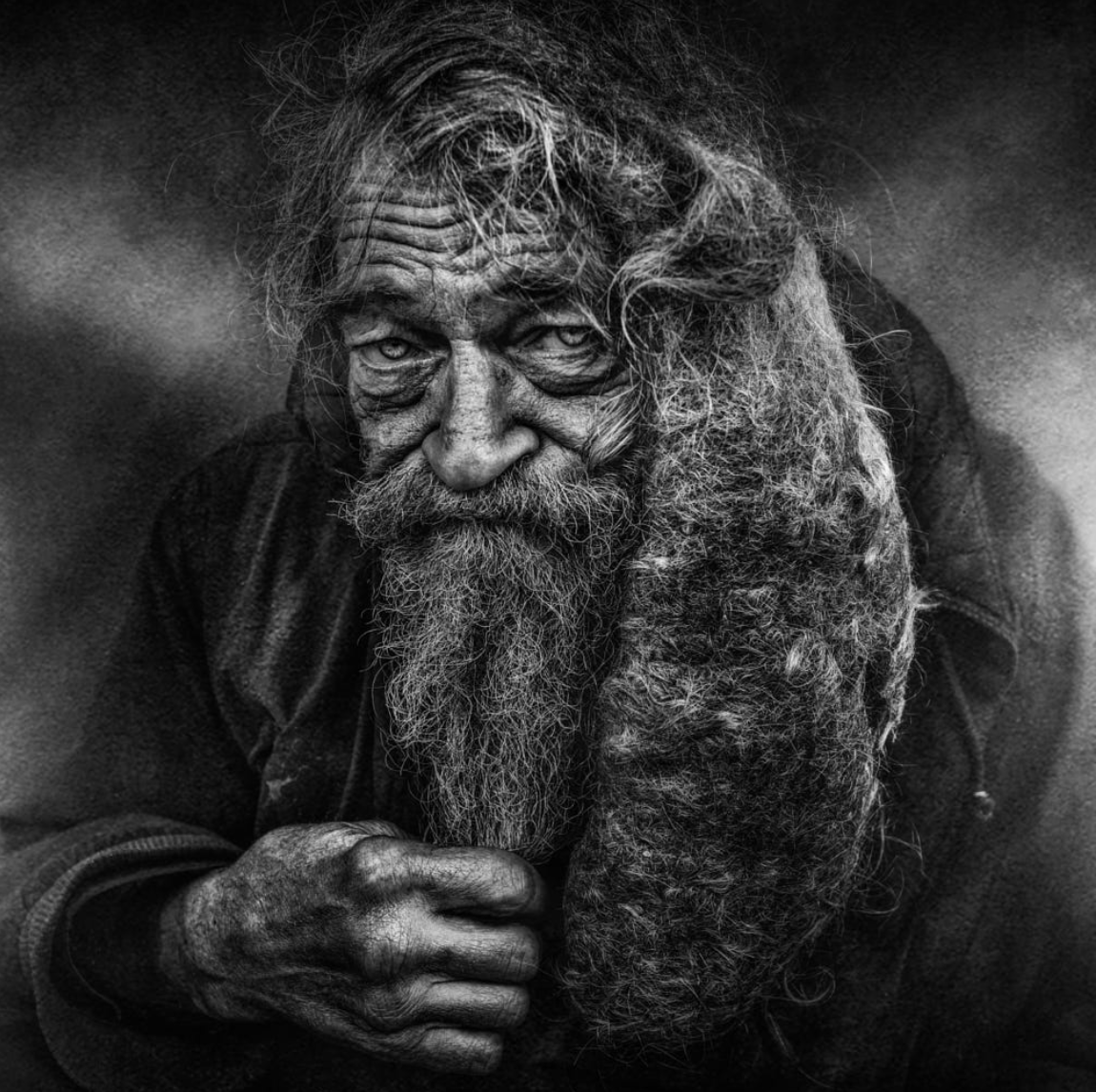 Старики бомжи. Ли Джеффрис. Lee Jeffries бездомные. Портреты Lee Jeffries. Lee Jeffries фотограф.