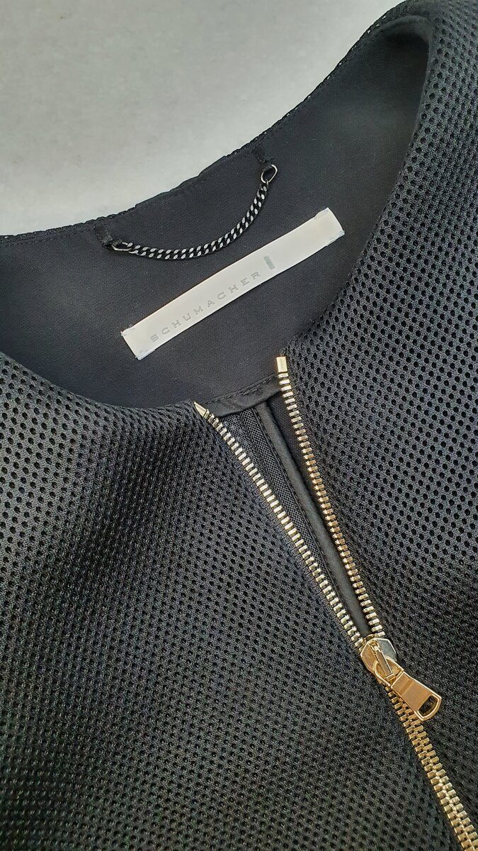 Золотая фурнитура,  идеально сделанная вещь.