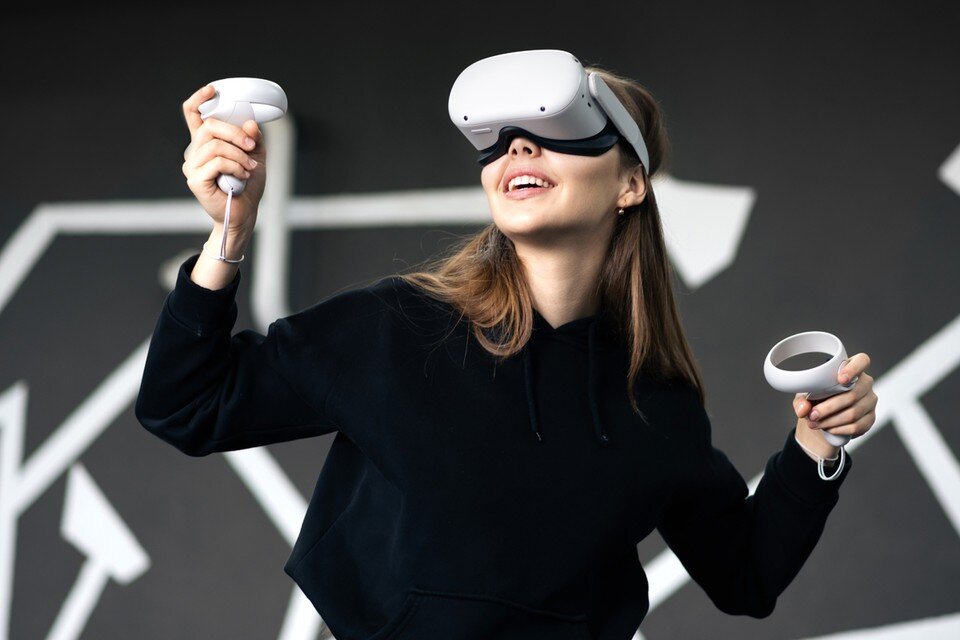     Сейчас продают виртуальные очки, которым не нужен компьютер  Shutterstock