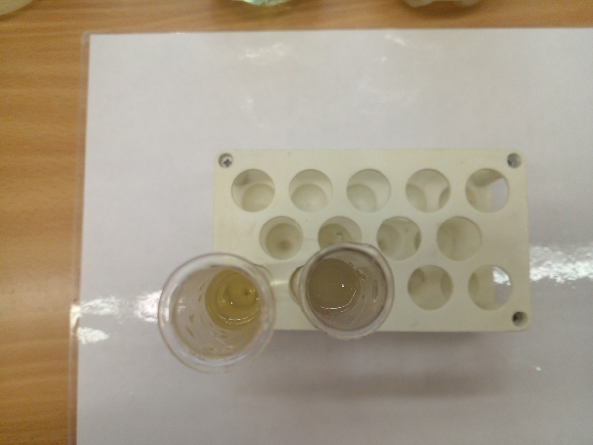 Слева вода выше по реке, справа ниже.