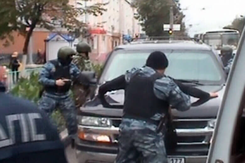 Задержание сотрудников правоохранительных органов. Задержание сотрудников правоохранительных органов. Воронцов омбудсмен полиции. Задержание полицией в питере. Сотрудник фсб.