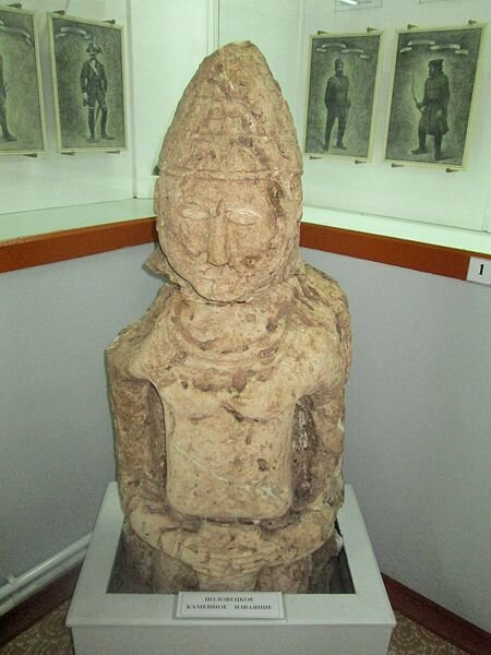 Половецкое каменное изваяние. XI–XII века. 
Wikimedia Commons