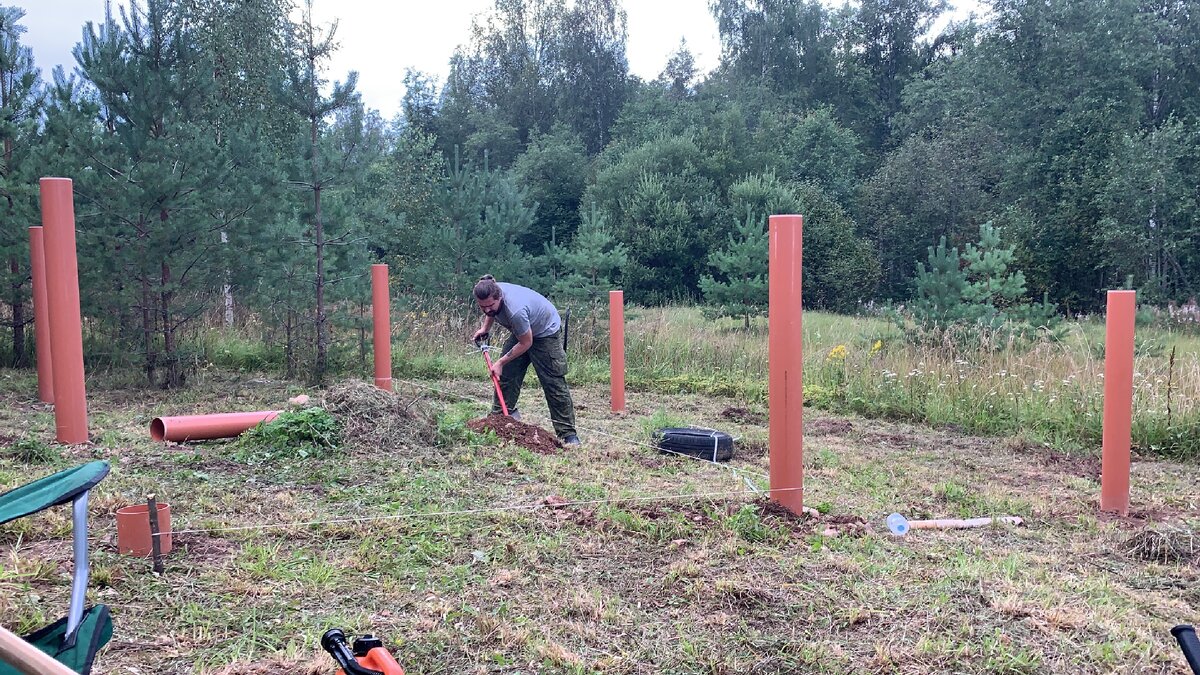 А вот и будущий фундамент моей избушки.