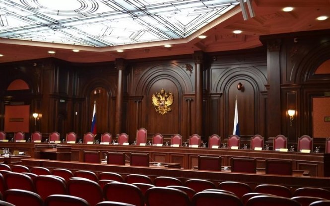 Верховный Суд Российский Федерации отменил постановление суда кассационной инстанции, оставив в силе судебные акты нижестоящих инстанций о взыскании с директора денежных средств в возмещение убытков. Суд установил факт недобросовестных действий руководителя, допустившего намеренное искажение документации общества в целях занижения налогооблагаемой базы (определение Судебной коллегии по экономическим спорам ВС РФ от 11 мая 2018 г. № 301-ЭС17-20419).

