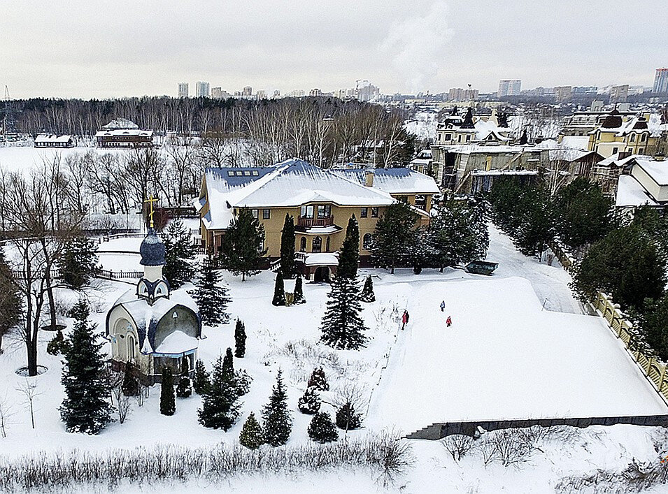 Фото дом киркорова в мякининской пойме