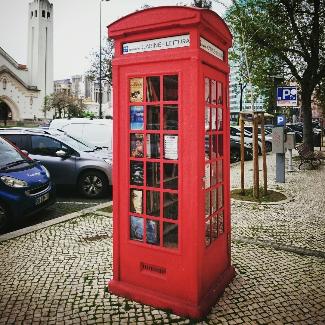 красная будка в лондоне
