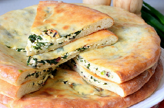 Осетинские пироги со свекольными листьями и сыром (цахараджин).