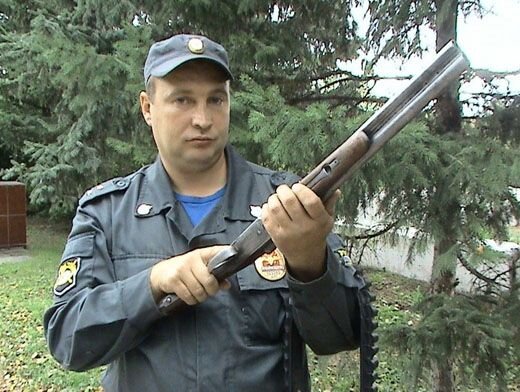 Полицейский изображенный на фото не имеет к этой истории ни какого отношения.