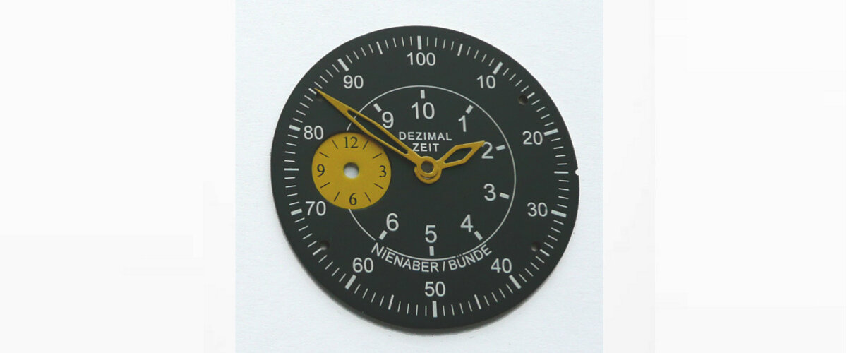 Пример современных десяти часовых часов: Rainer Nienaber Decimal. Корпус 43 мм. Десяти часовая и 100 минутная индикация.  Швейцарский механизмом ETA 6497 (модификация).