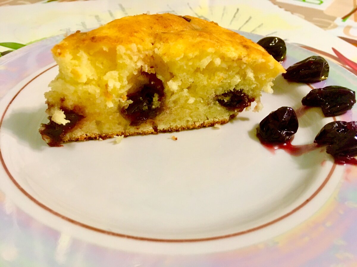 На 100 грамм - 163 ккал; БЖУ: 9,9/5,8/17