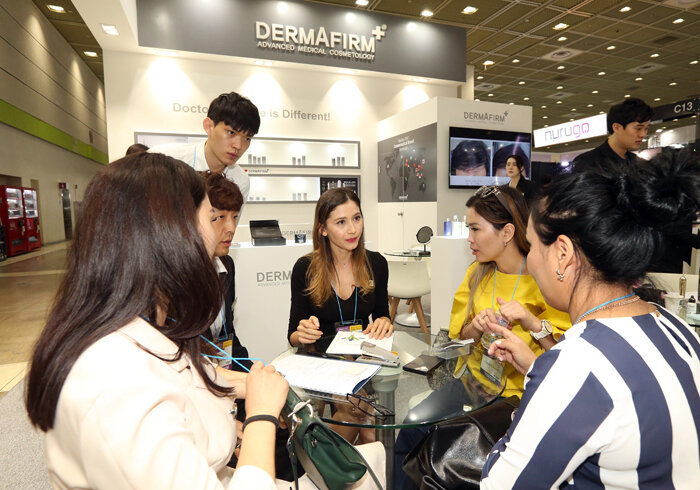 Ожидается, что мероприятие соберет 300 участников и более 40 000 участников. Привлеченные всемирной узнаваемостью бренда InterCHARM, способностью собирать экспертов высокого уровня и широкими деловыми сетями, посетители будут приезжать со всего мира, чтобы вести оживленный бизнес в течение 2-х шоу-дней.