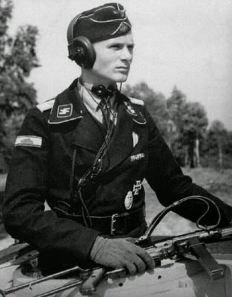 Немецкий танкист вермахта