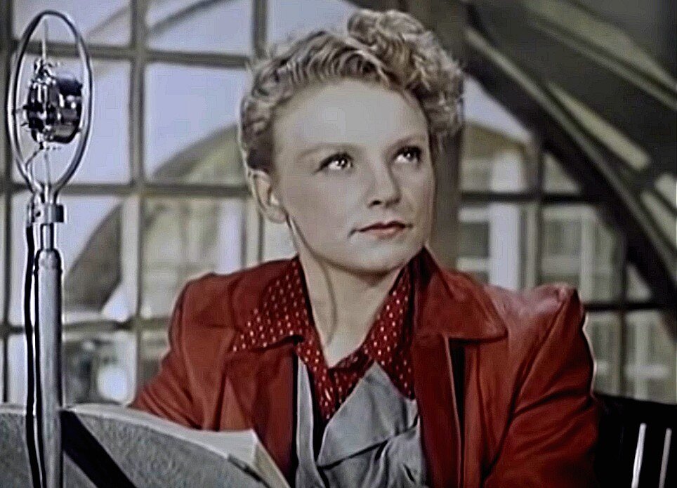 Кадр из фильма «Поезд идет на восток», 1947 г.