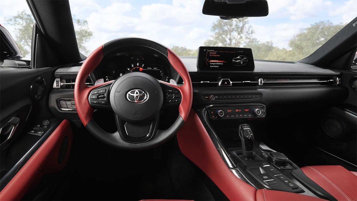  Toyota Supra Launch Edition c роскошным интерьером из красной кожи