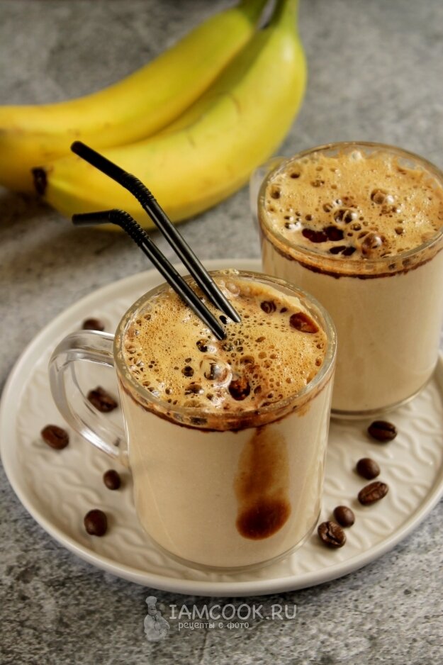 Смузи из творога, бананов и кофе