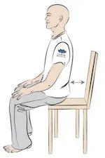 Сядьте поудобнее в вертикальном и расслабленном положении.