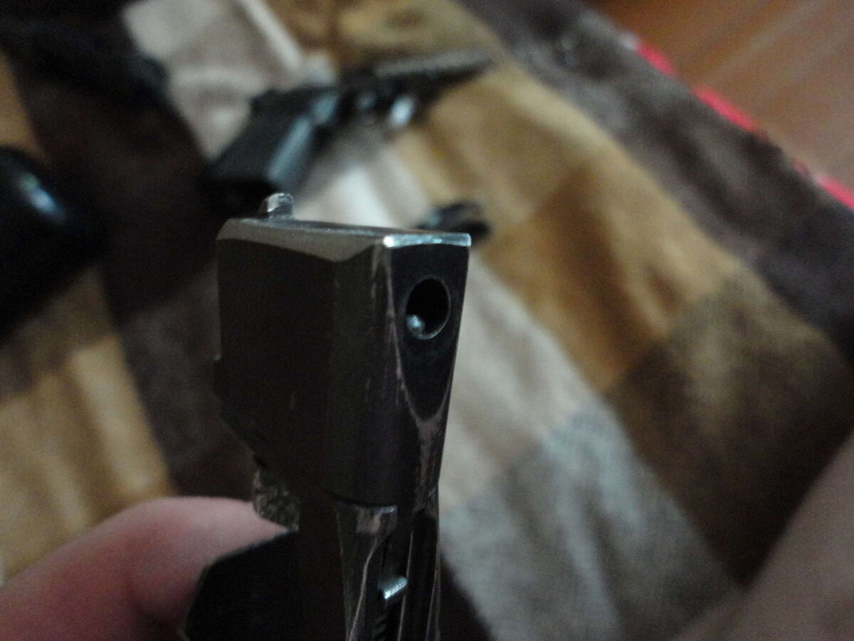 Похожий корпус у приятеля видел. К сожалению, нет возможности сделать свежее фото. Пришлось тиснуть с popgun.ru