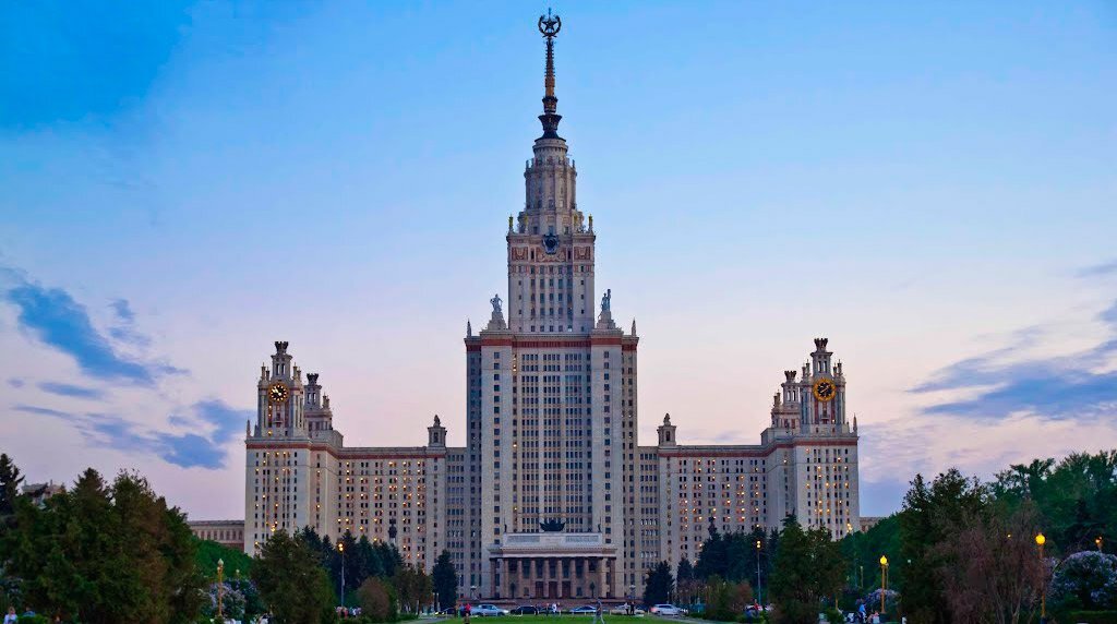 Высшее образование, в принципе, должно быть не самоцелью, а инструментом. Источник: Яндекс.Картинки