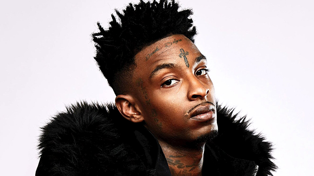 21 savage фото. 21 savage american. 21 savage. 21 savage в полный рост. машины 21 savage.
