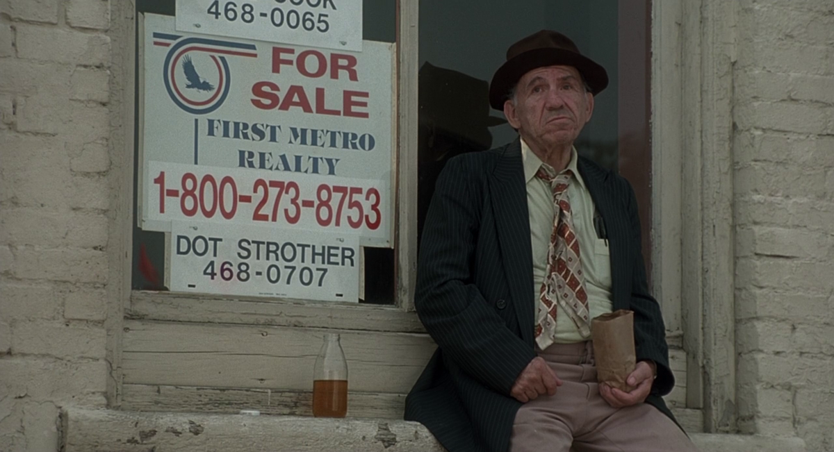 Родственник, гони рубль, мне Афоня рубль должен был!