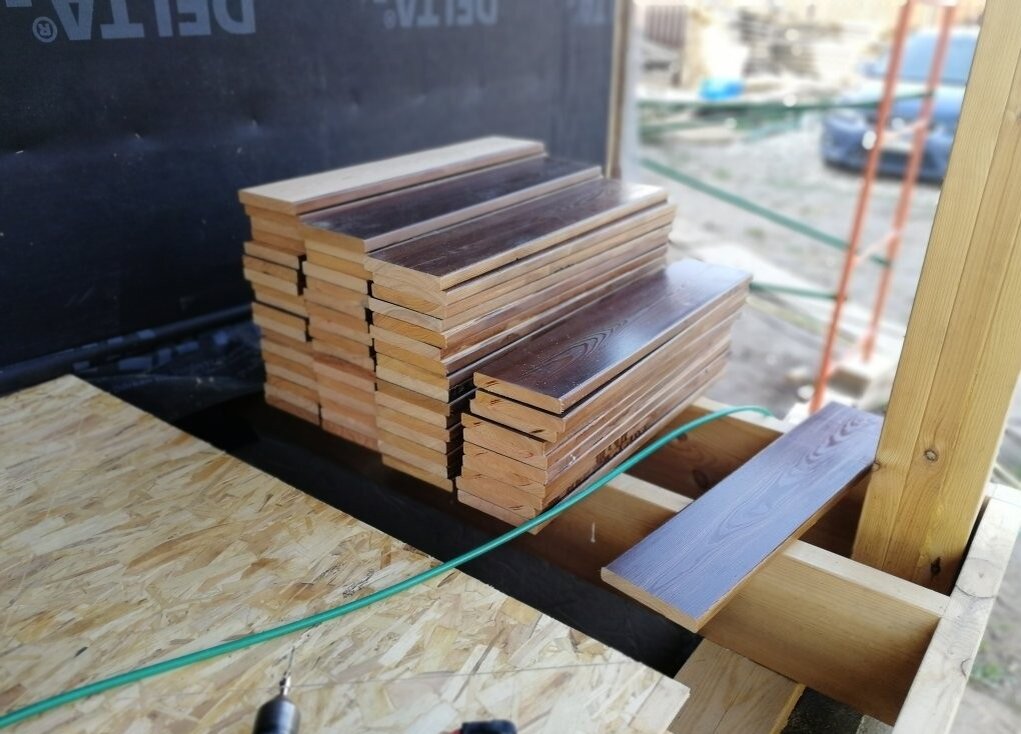 Лиственница для карнизов.