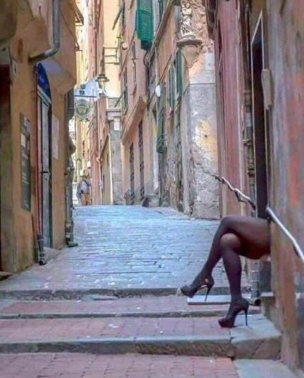 Карантин. Работают только учреждения, которые обеспечивают жизненно необходимые нужды населения...