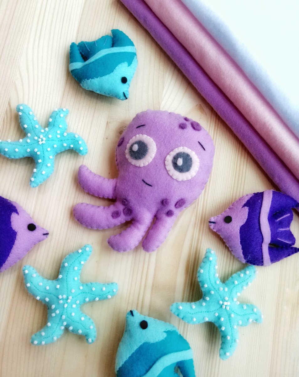 Мобили из фетра очень популярны среди молодых мамочек. Всё лучшее для малышей!