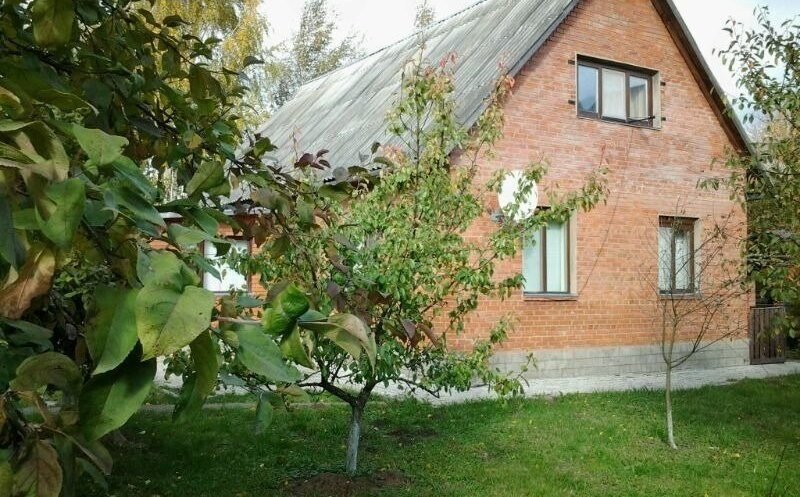 Обстановка в доме скромная, но вся мебель в наличии.
