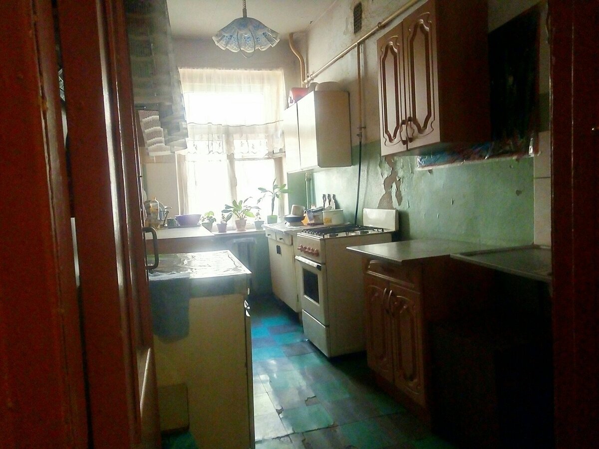 Что где будет поставлено и положено - решает бабушка. Фото автора