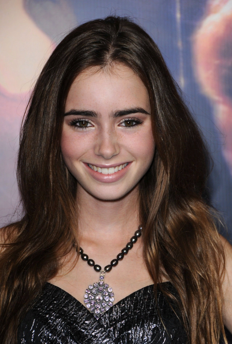 Лиля актриса. Лили Коллинз. Лили Коллинз Lily Collins. Лили Коллинз 2012. Лили Коллинз 2022.