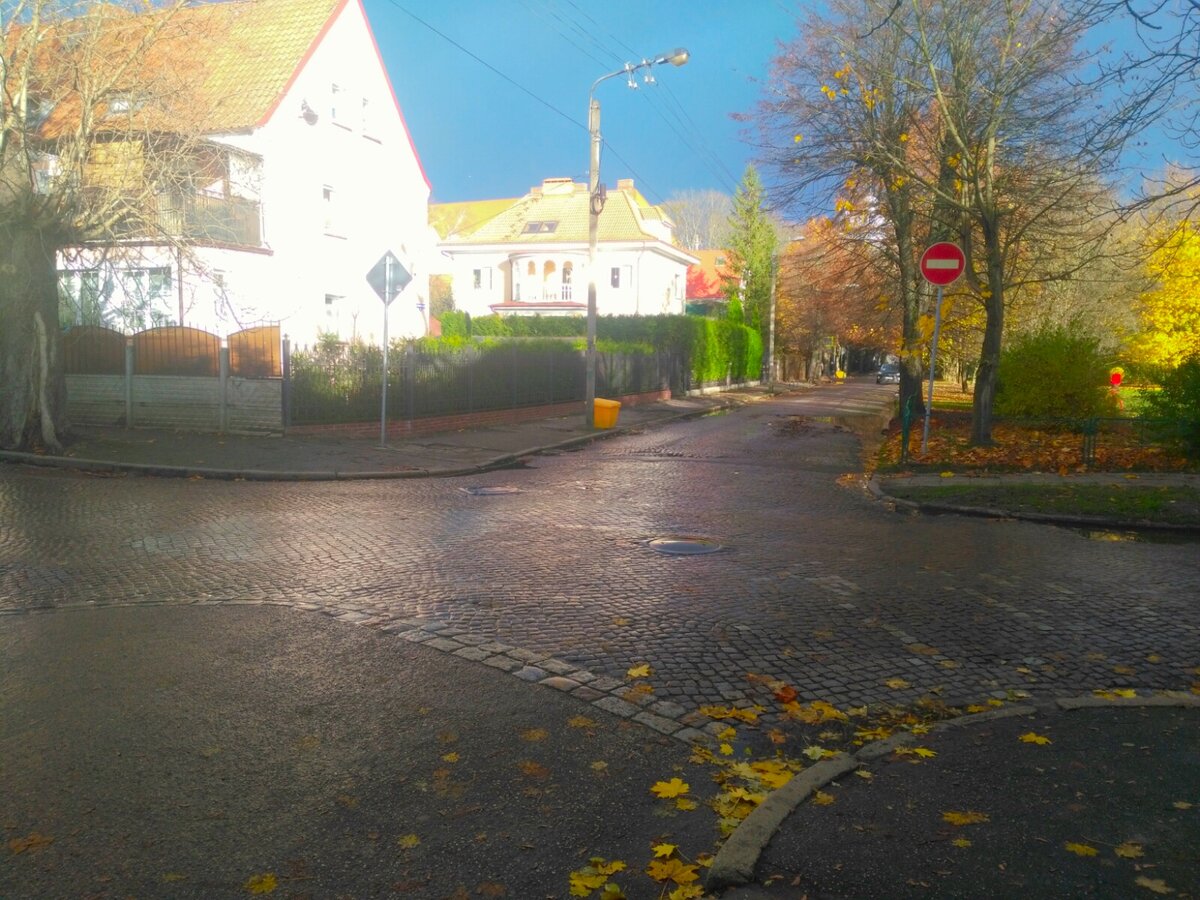 Перекресток с уже "модернизированной" одной дорогой