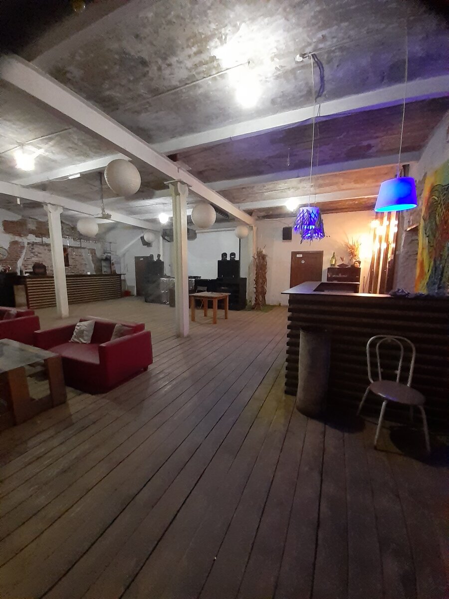 Зал лофт. Здесь теперь поселились наши крысы и мыши.