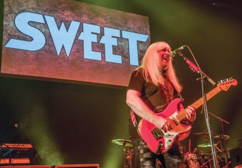 Гитарист Энди Скотт - единственный оставшийся в живых участник рок-группы Sweet. Он до сих пор использует этот бренд, выступая на концертах и даже выпуская пластинки