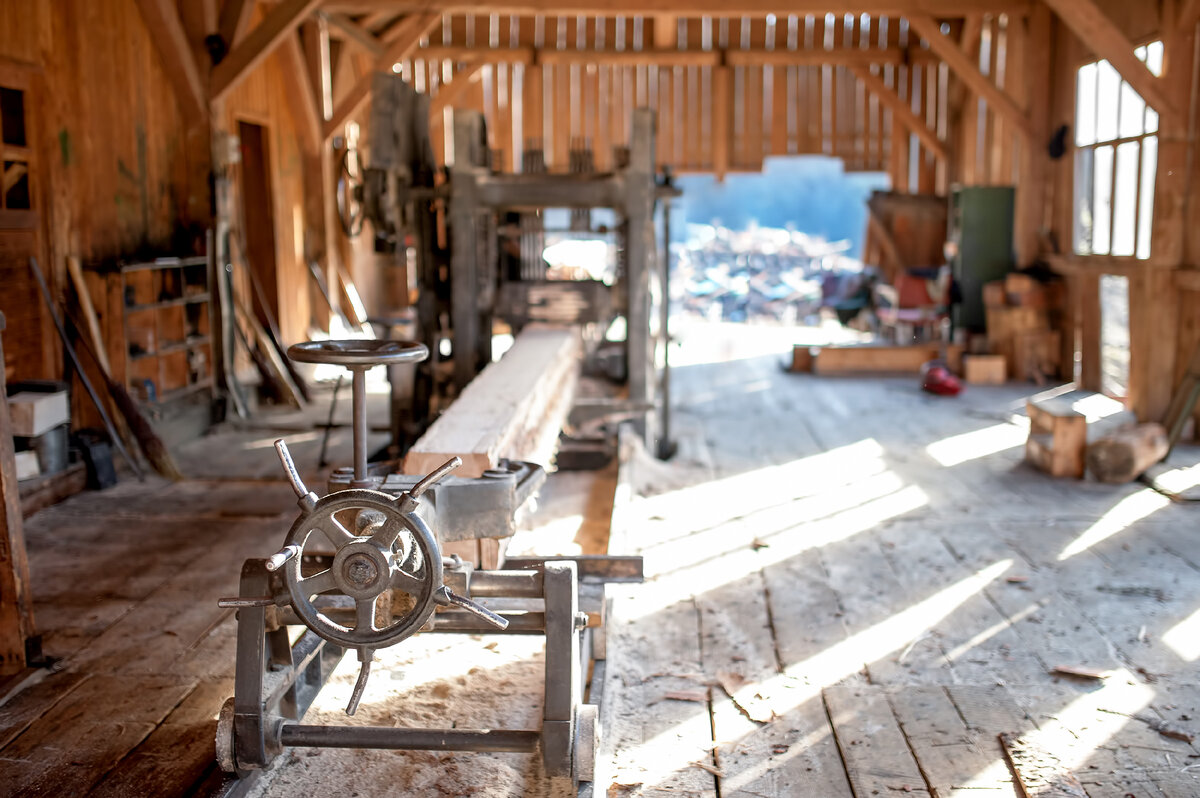Ручное производство в наше время используется только для состоятеных заказчиков