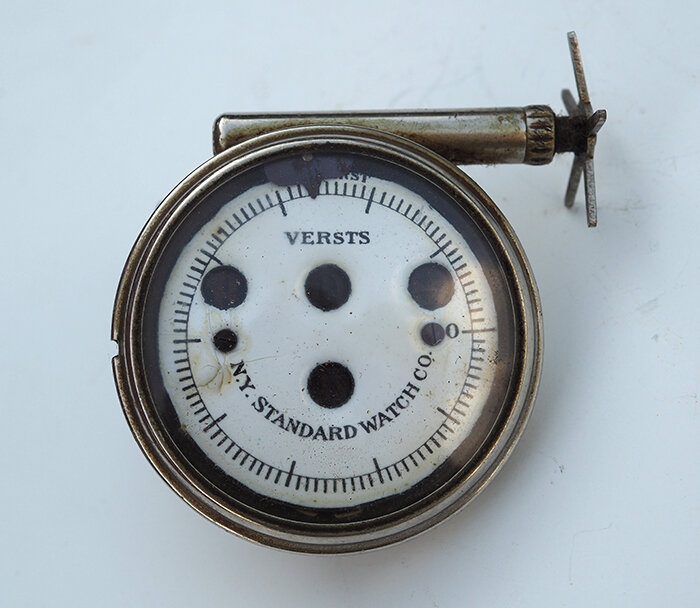 Велосипедный счётчик - верстомер New York Standard Watch Co конца 1890-х годов из коллекции Веломузея Андрея Мятиева.
