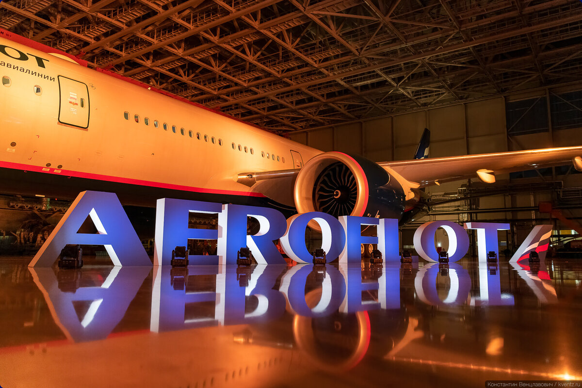 01. 17 августа в Шереметьево «Аэрофлот» показал новый салон, который будет устанавливаться на Boeing 777.