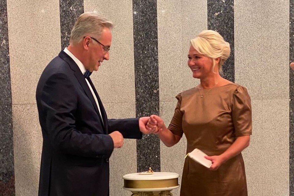 Новой женой Норкина оказалась мама актрисы Варвары Бородиной. У 60-летней Ирины Бородиной уже трое внуков.