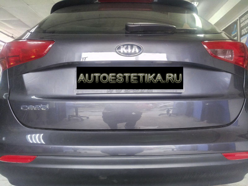 С помощью инструментов и мелодов PDR вмятина устранена, покраска автомобиля не потребовалась.