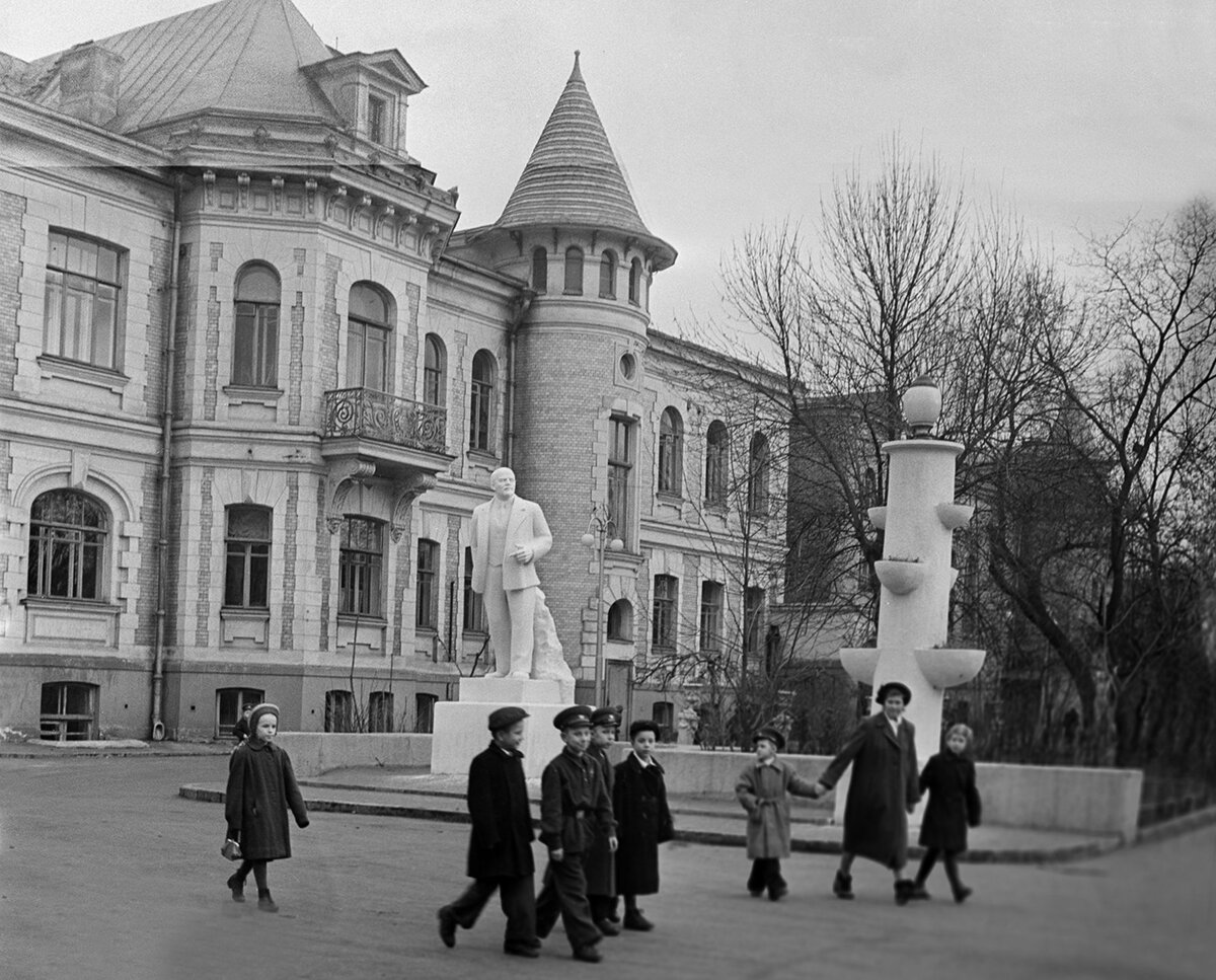 Старый Дом пионеров на Стопани