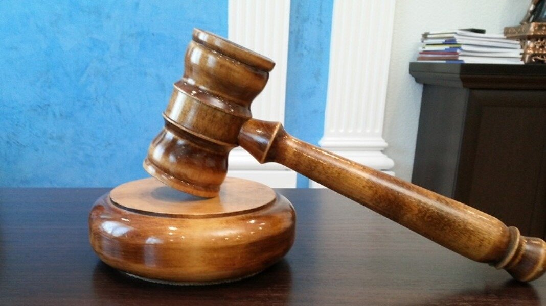     9 августа Цимлянский районный суд Ростовской области на два месяца арестовал главу района Владимира Светличного по подозрению в превышении должностных полномочий в корыстных целях в соответствии с ч. 1 ст. 285, п. «е» ч. 3 ст. 286 УК РФ. Неделей ранее он заявил о намерении уйти добровольцем на СВО.