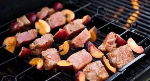 Секреты сочных шашлыков: как вкусно пожарить мясо