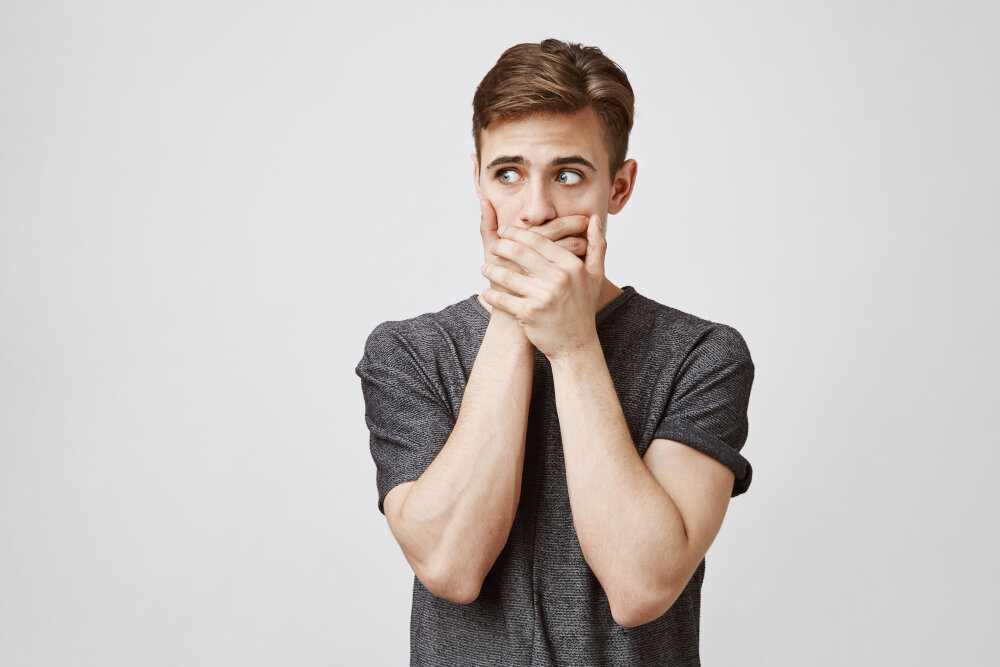 Какие могут быть причины боязни говорить из-за опасения заикания и как это лечить? (Источник изображения: freepik.com)