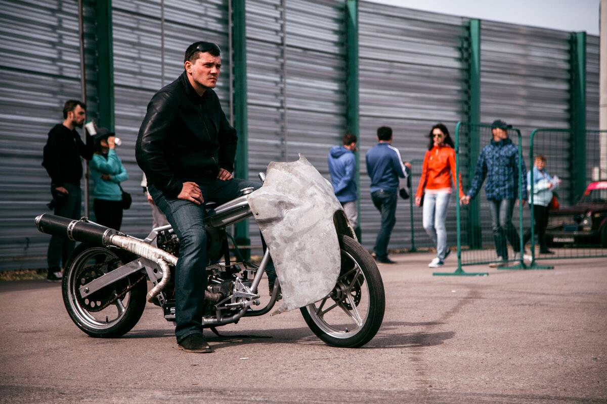 Спортивный мотоцикл из зачёта УРАЛГОН на гонках в Нижнем Новгороде