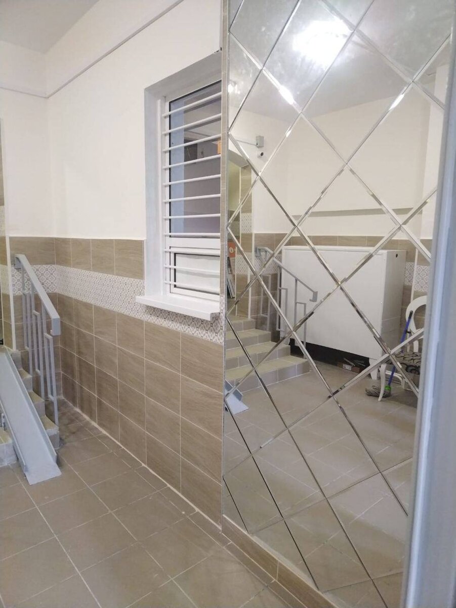 Подъезд сестры значительно преобразили. Листайте фото:)