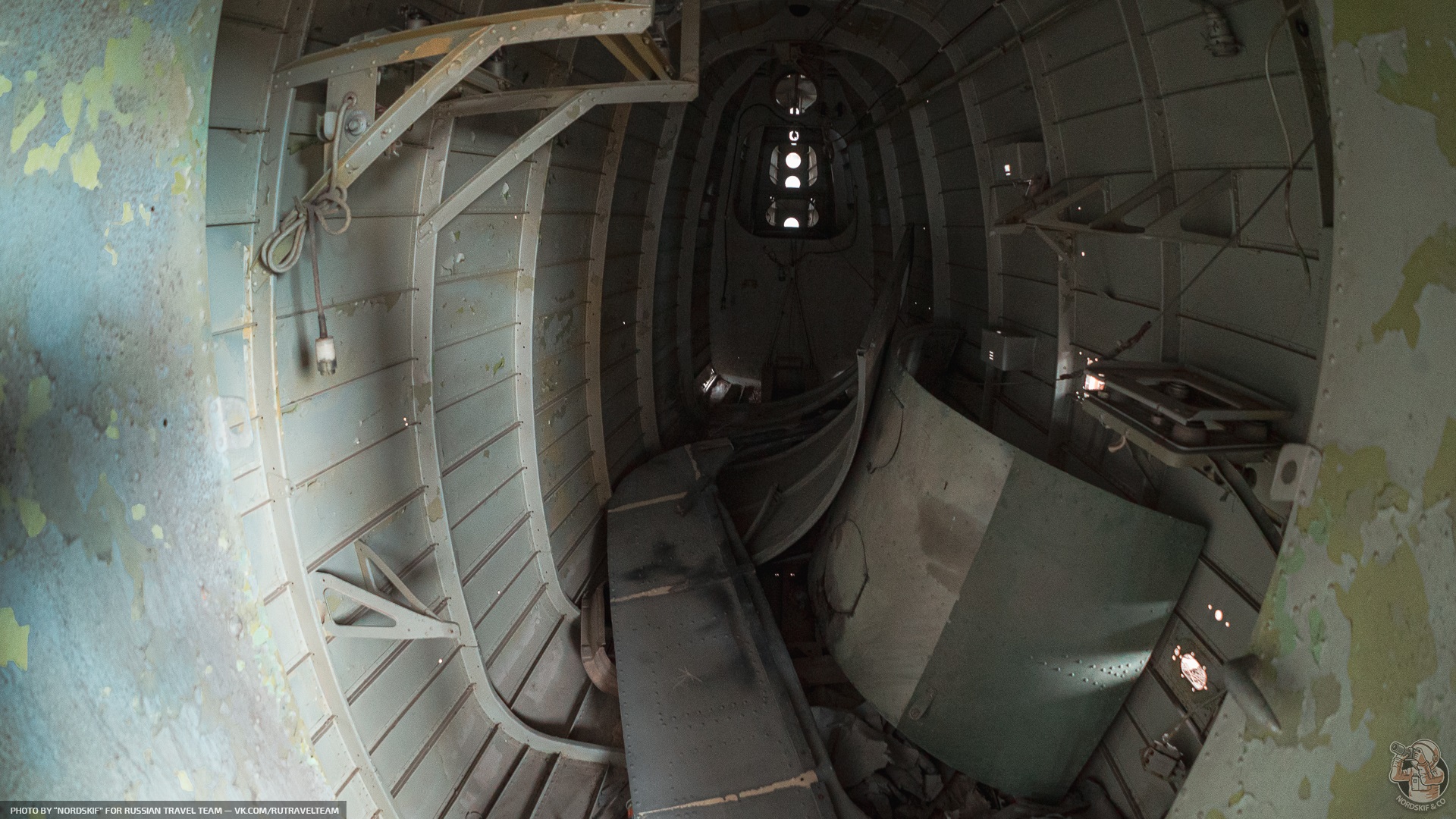 Я искал одинокий заброшенный Ан-2 в Крыму, а нашёл целое 
